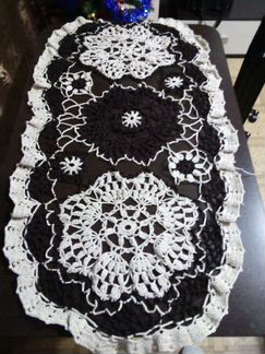 Салфетка-скатерть крючком ручной работы