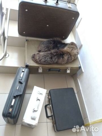 Чемодан на колесиках