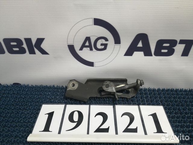 Натяжитель ремня генератора Toyota Noah