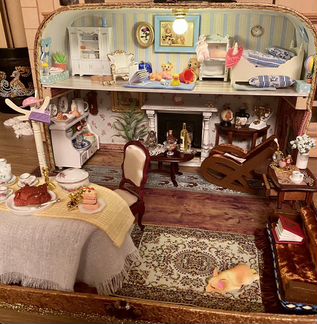 Кукольный домик чемоданчик Двухэтажный