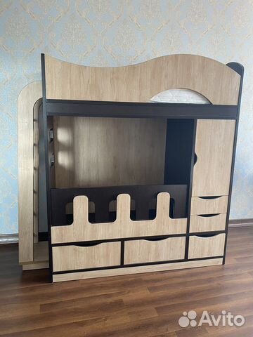 Детская двухярусная кровать