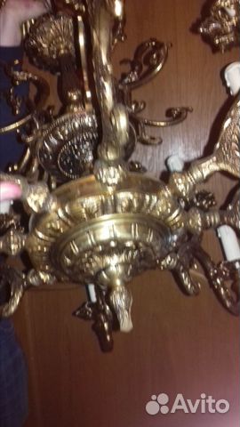 Старинные люстры и бра