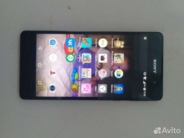 Телефон Sony xperia е5