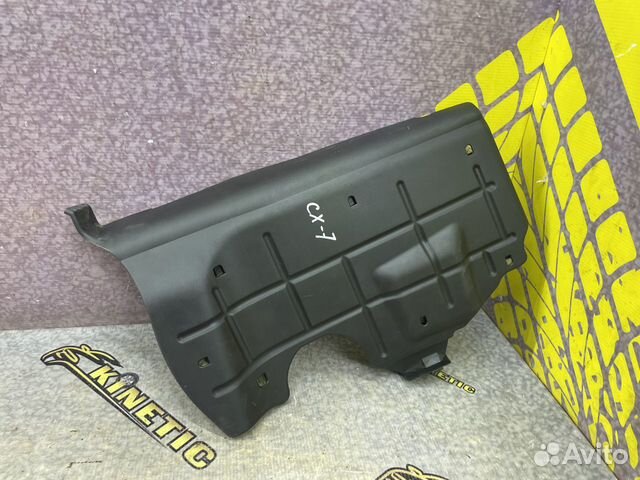 Накладка под торпедо правая Мазда сх7 CX-7