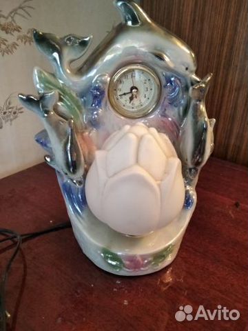 Настольная лампа с часами