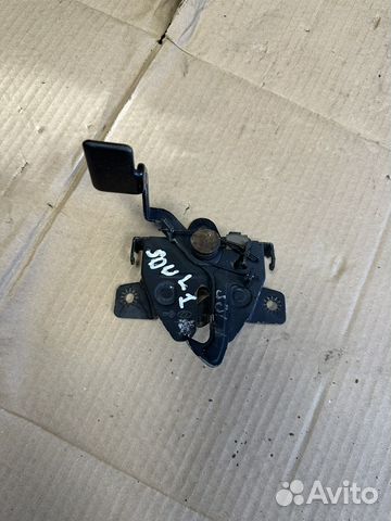 Замок капота Kia Soul 1