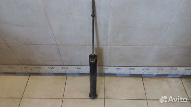 Амортизатор задний Corolla E15 2006-2013