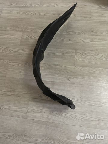 Подкрылки передний левый toyota avensis 1