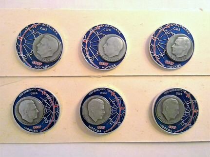 Сувенирные наборы значков СССР - 3