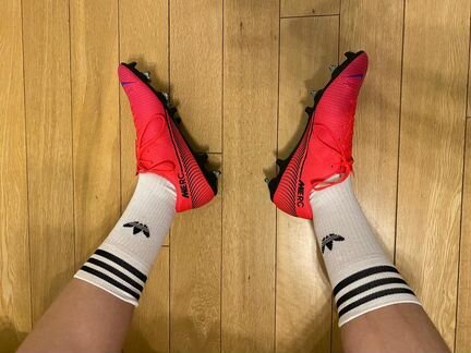 Бутсы Nike футбольные новые