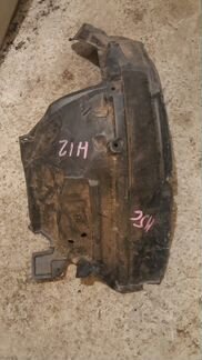 Infiniti М25 М37 Задняя часть переднего подкрылка