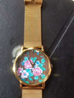 Часы женские кварцевые