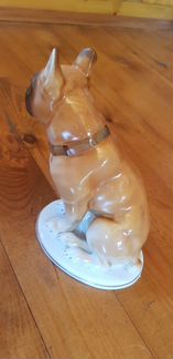 Фарфоровый бульдог