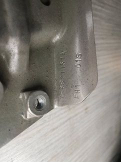 Кронштейн крыла передний левый Vw Touareg 7P