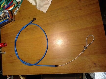 Тросик для открывания замка капота