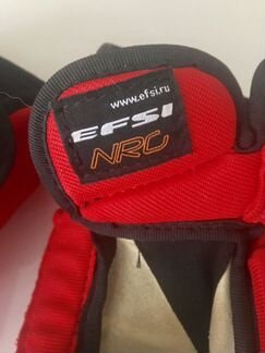 Перчатки хоккейные