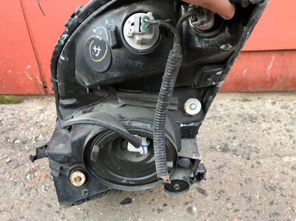 Фара правая Toyota Prius NHW20 (2003-2011)