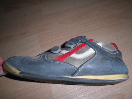 Продаю кроссовки для мальчика