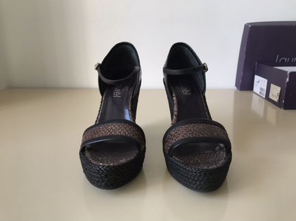 Новые босоножки Laurel р. 39