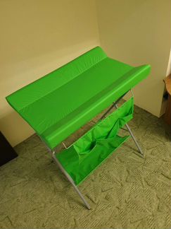 Пеленальный стол
