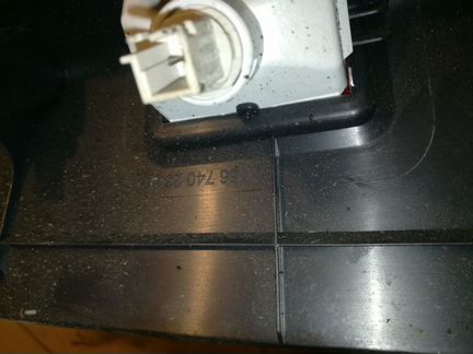 Обшивка проема багажника мерседес х156