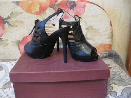 Босоножки на каблуке, Новые,натур.кожа