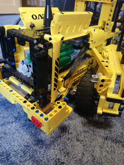 Lego Technic 42030 volvo L350F