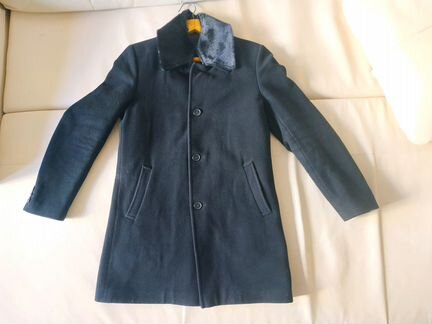 Теплое зимнее пальто с воротником нерпа