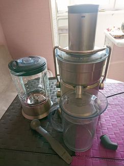 Продаю блендер и соковыжималку Bork s810