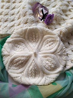 Берет белый