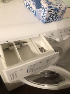 Стиральная машина Indesit wisl105X