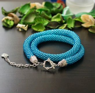 Колье и браслеты из чешского бисера