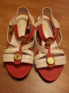 Босоножки новые