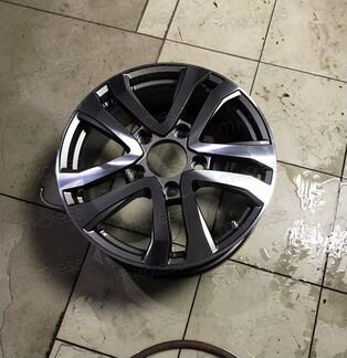 Новые зимние колеса Toyota LC Lexus LX R18