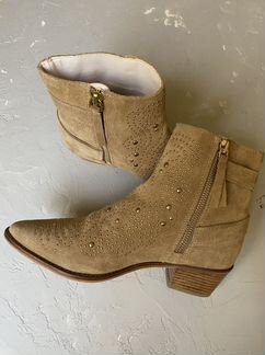 Полусапоги / казаки бежевые с клёпками в ковбойско