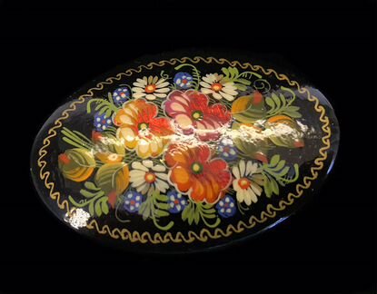 Винтажная брошка. Дерево с росписью