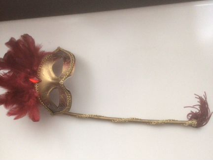 Маска маскарадная