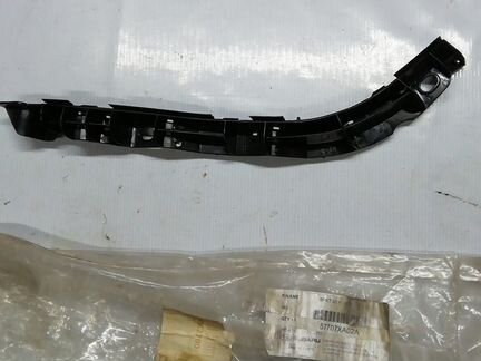 Кронштейн крыла правая Subaru Tribeca W10