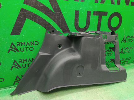 Обшивка багажника правая Renault Duster 2010