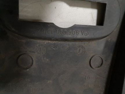 Молдинг центральной стойки правый Mercedes-Benz