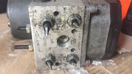 Блок ABS тормозной 3B0614111 vw passat b5