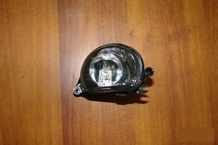 Противотуманная фара передняя левая Audi Q7 4L