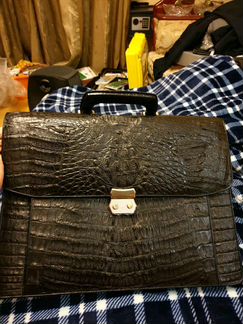 Потфель из кожи крокодила