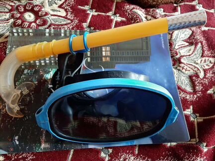 Подводная маска с трубкой