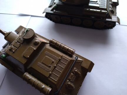 Пять металлических танков производство СССР