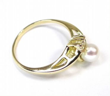 Золотое кольцо 750 пробы с жемчужиной