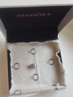 Серебряные браслет и шармы Pandora