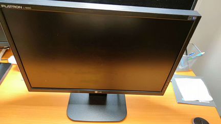 Монитор LG 19 дюймов