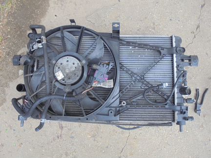 Кассета радиаторов Опель Астра Н в сборе 1.6л бенз