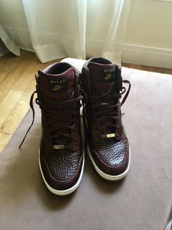 Кроссовки на танкетке Nike